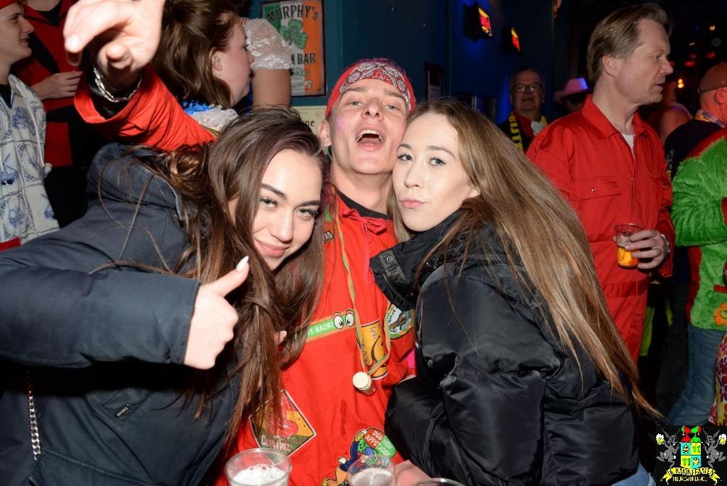 ../Images/Carnavals maandagavond in VdG 143.jpg